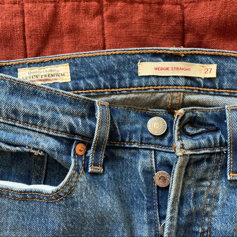 Levi’s Wedgie Straight Jeans 27 Medium Wash